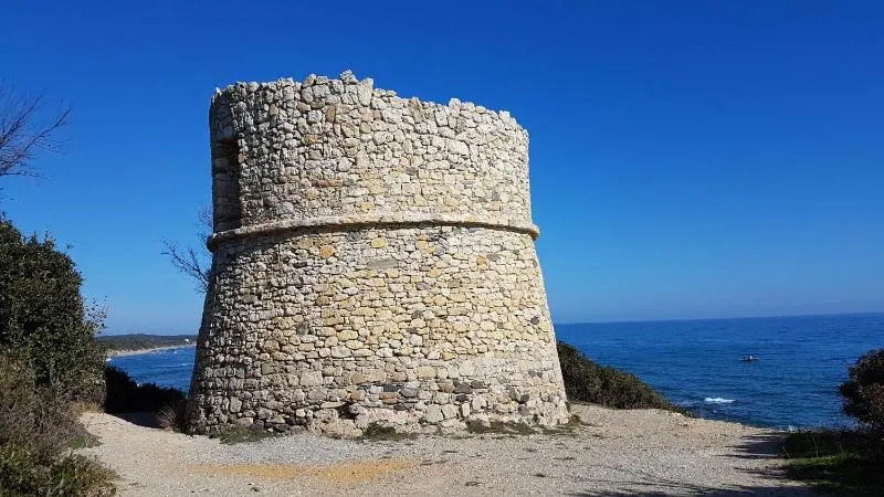 Bel appartement confortable et cosy en résidence avec piscine à 5 mn de la mer