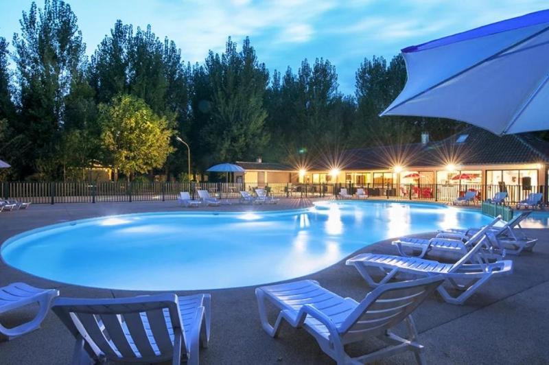 Camping 2 étoiles - Piscine - ccab0if