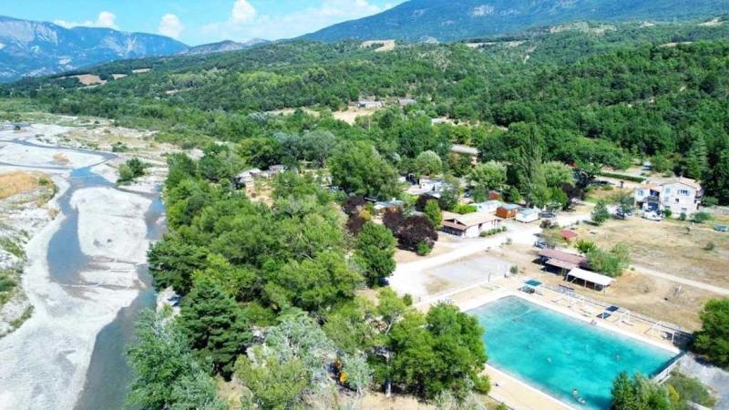 Camping 3 étoiles - Piscine - ccbaehg