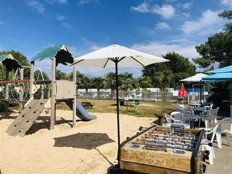 Camping 3 étoiles - Piscine - eebebg