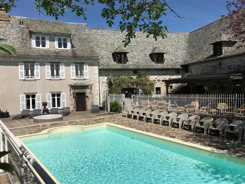Camping 3 étoiles - Piscine - eeeege