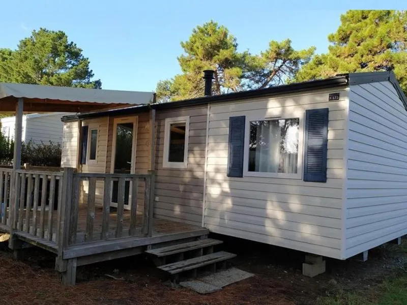 Mobil-home spacieux avec terrasse - 6 personnes - API-1-52-718