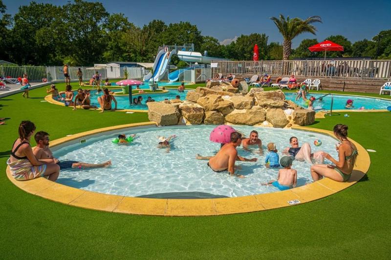 Camping 4 étoiles - Parc aquatique - eeiagg
