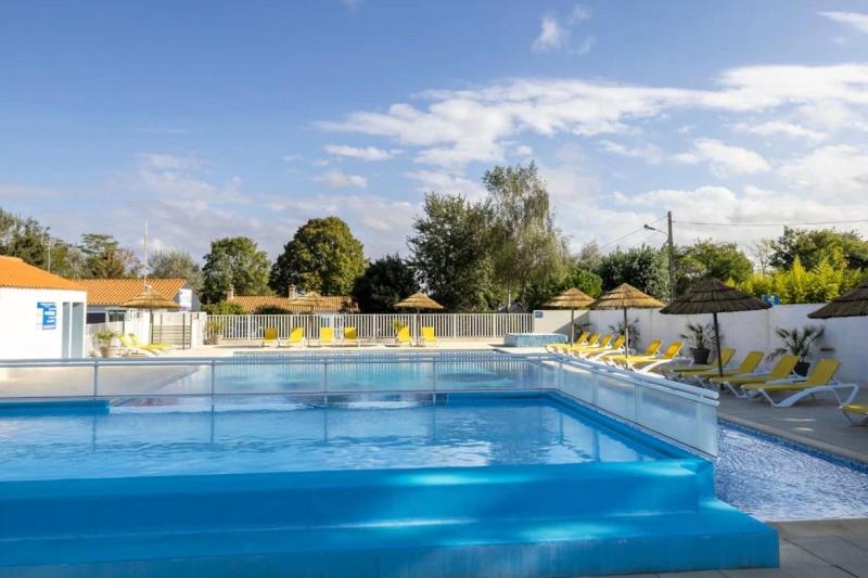Camping 4 étoiles - Piscine - cbgcaii
