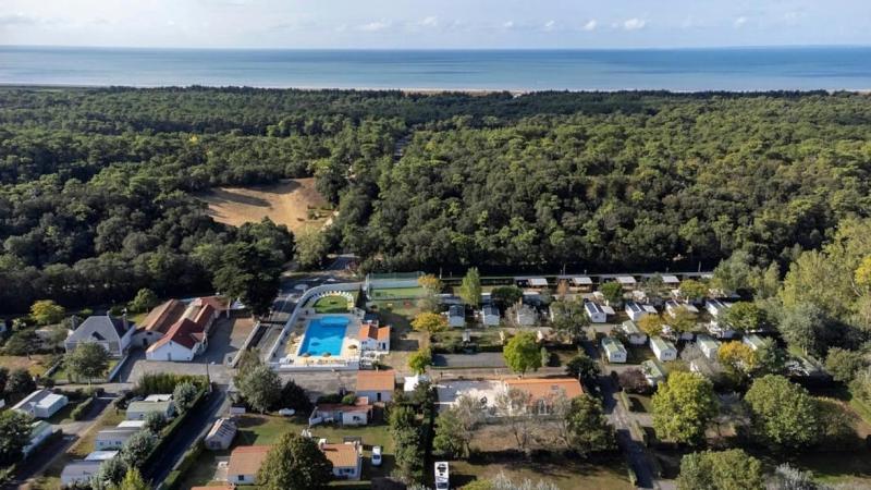 Camping 4 étoiles - Piscine - cbgcaii
