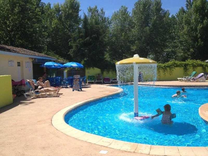 Camping 4 étoiles - Piscine - ccaffbg
