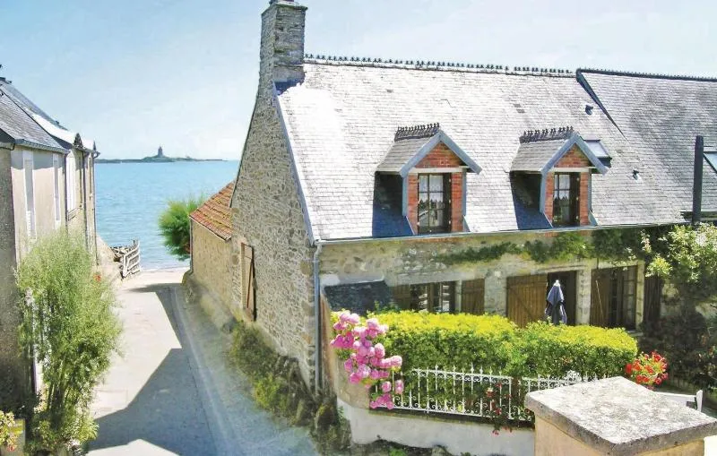 2 Bedroom Awesome Home In Morsalines
