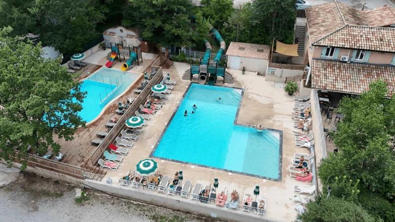 Camping 4 étoiles - Piscine - ccaific