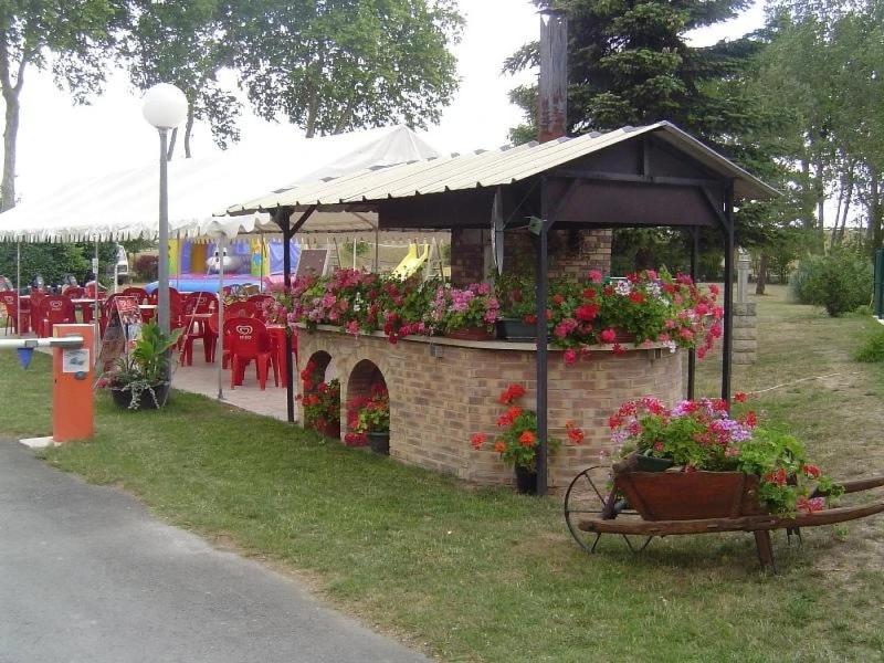 Camping 4 étoiles - Piscine - efcfbi