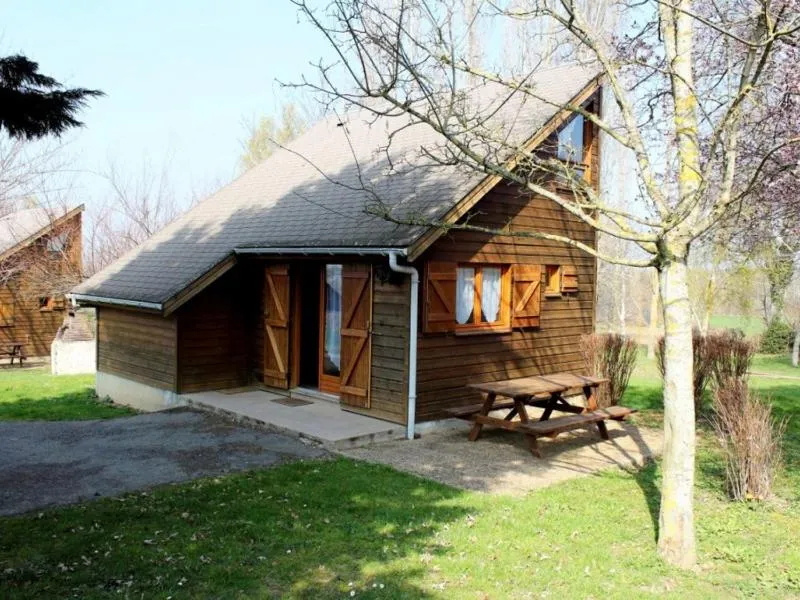Chalets indépendants avec jardin et jeux d'enfants - FR-1-489-402