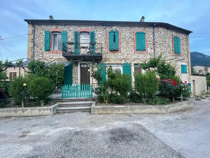 Maison de vacances dans le Diois au pied du Vercors avec 2 chambres pour 6 personnes