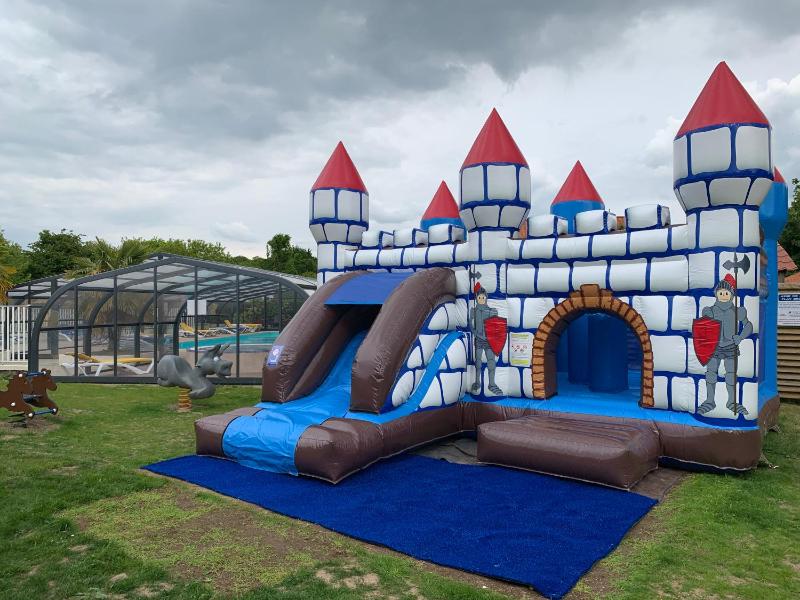 Camping le Rouge Gorge **** 10' Puy du Fou