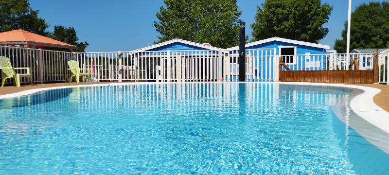 CAMPING LES EMBRUNS 3*