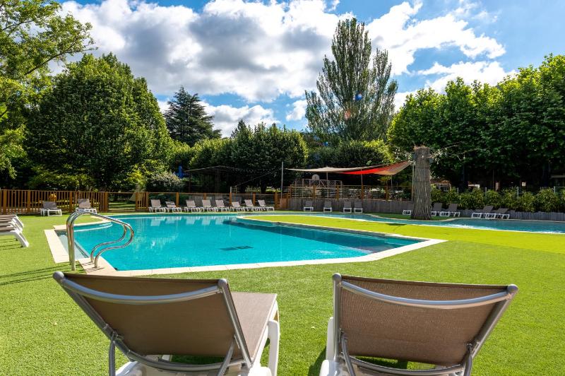 Camping maeva Escapades Millau Plage