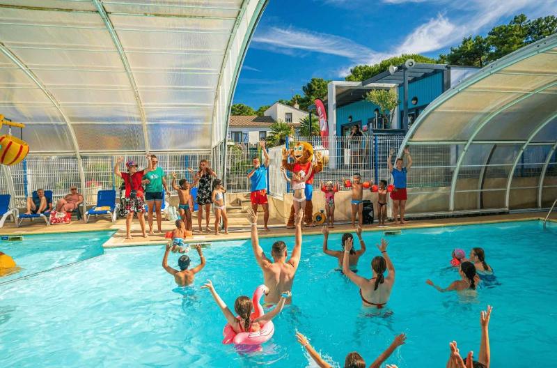 Camping - Piscine - ccag0gh