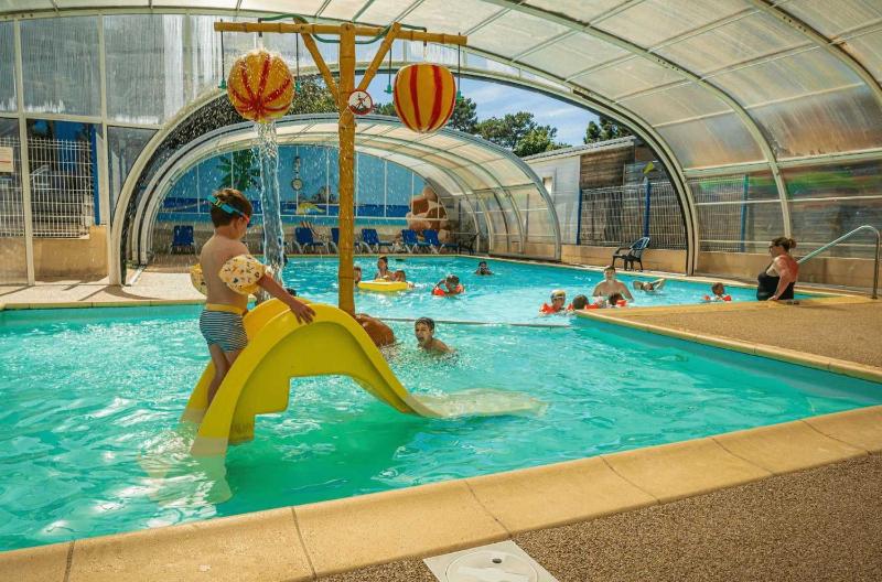 Camping - Piscine - ccag0gh