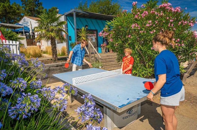 Camping - Piscine - ccag0gh