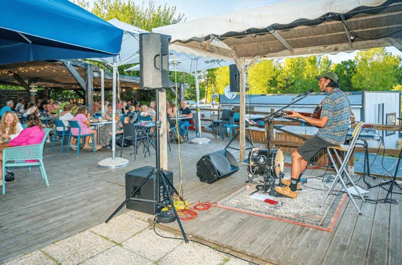 Camping - Piscine - ccag0gh