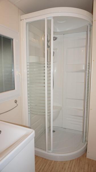 Chalets met buitenkeuken op Camping Leï Suves - JoyCasa