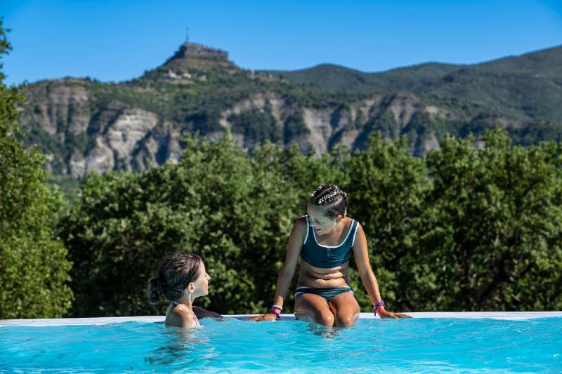 Charmant camping Familiale 3 Etoiles vue 360 plage piscine à débordement empl XXL