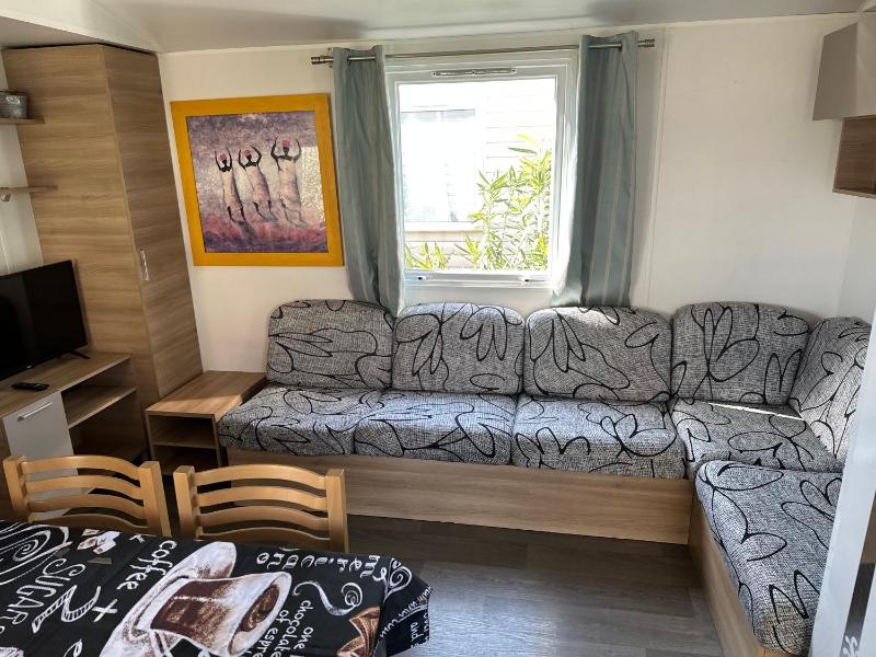 Frejus tout confort, climatisation,linge de lit et de toilette, coffre fort, ventilations au plafond chambres et wifi possible