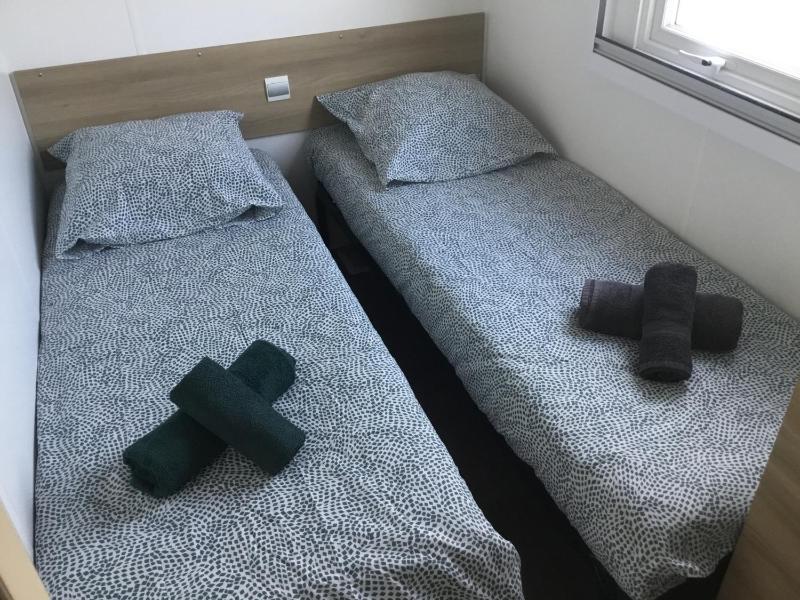 Frejus tout confort, climatisation,linge de lit et de toilette, coffre fort, ventilations au plafond chambres et wifi possible