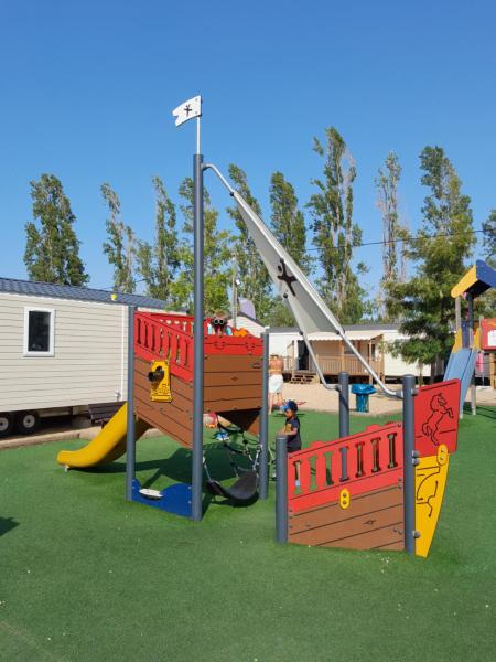 Grand mobilhome spacieux 8 places frejus/straphael