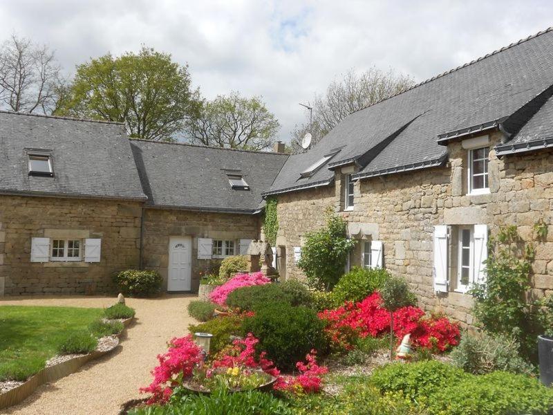 Le Domaine du Scorff - hébergements insolites chalets 4 à 6 personnes et roulottes