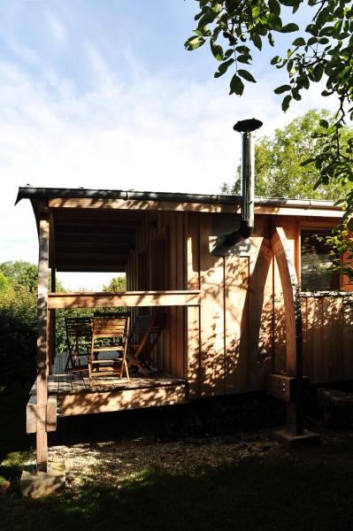 Les cabanes du Val Vert en Berry