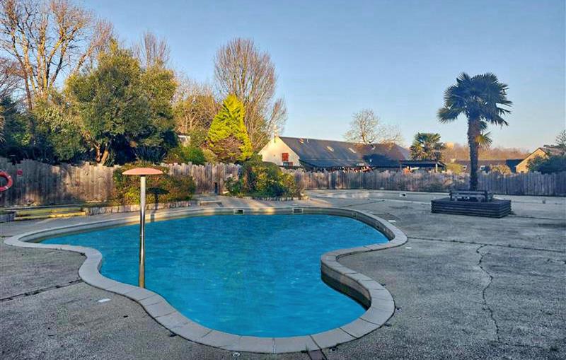 Lovely StaCaravan In Carnac