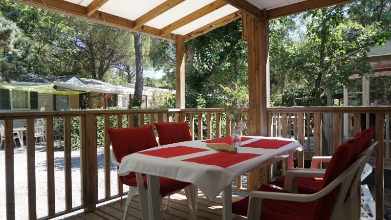 Luxe chalet voor 5 personen op Camping Leï Suves - JoyCasa