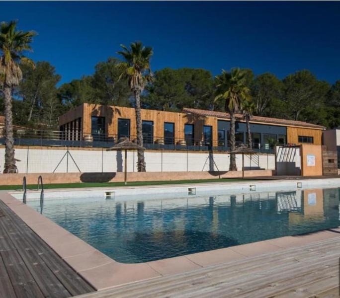 LUXUEUX MOBIL-HOME