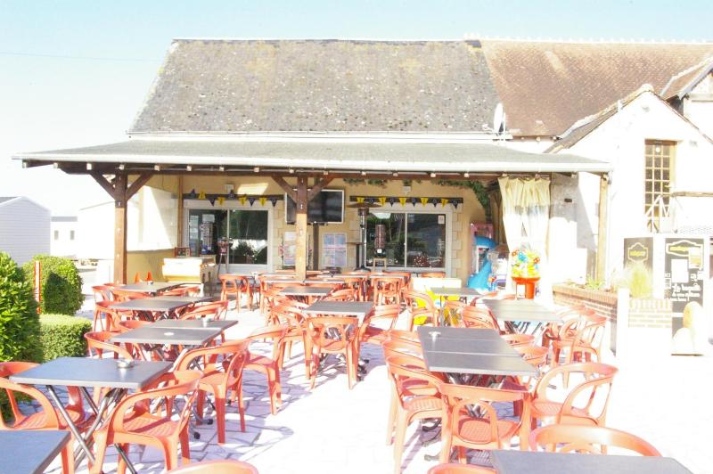 MHVACANCES LOUENT PLUSIEURS MOBILHOMES DANS CAMPING 4 ETOILES PROCHE CHATEAUX et ZOO BEAUVAL