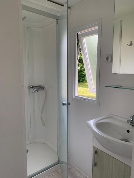 Mobil Home 10 M et Mme COLAS