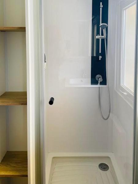 Mobil-Home 3 Chambres, TOUT CONFORT, Option "DRAPS FOURNIS" Disponible !
