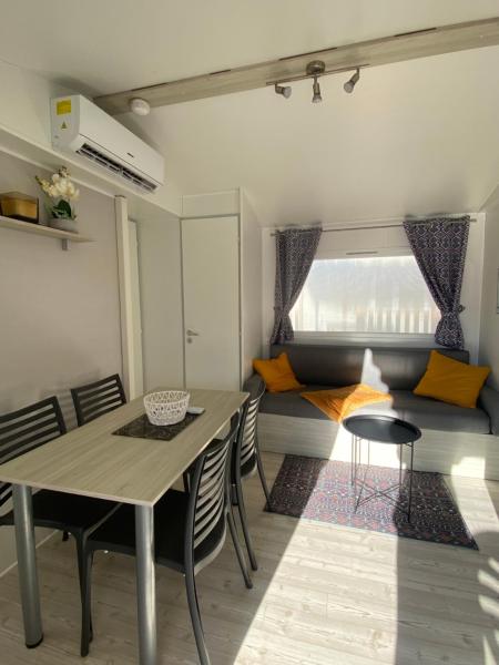 Mobil-home 5 personnes dans camping Mar Estang 4 étoiles avec accès à la plage