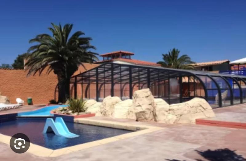 Mobil-home 5 personnes dans camping Mar Estang 4 étoiles avec accès à la plage