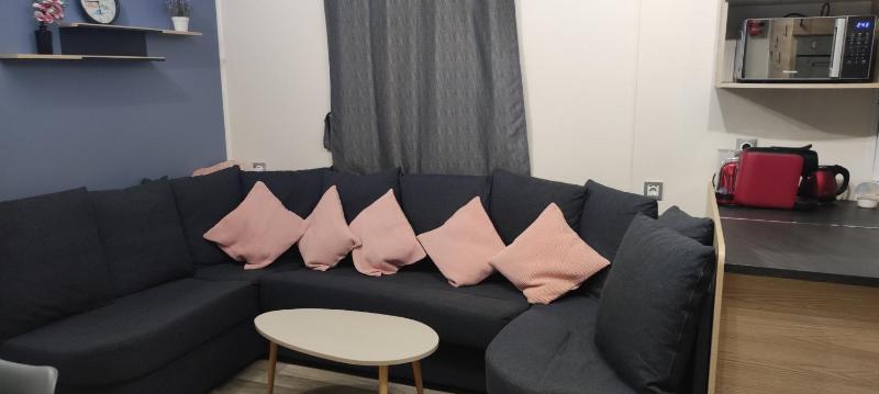 mobil home chaleureux et idyllique