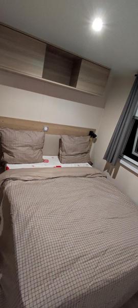 mobil home chaleureux et idyllique