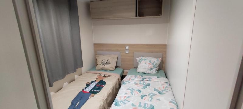 mobil home chaleureux et idyllique