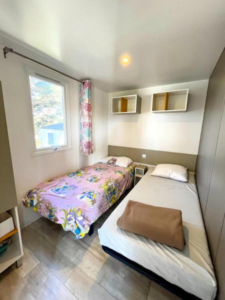 Mobil-home dans camping 4*