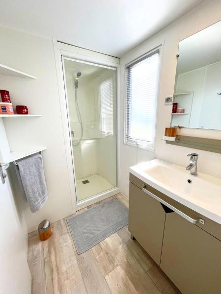 Mobil-home dans camping 4*