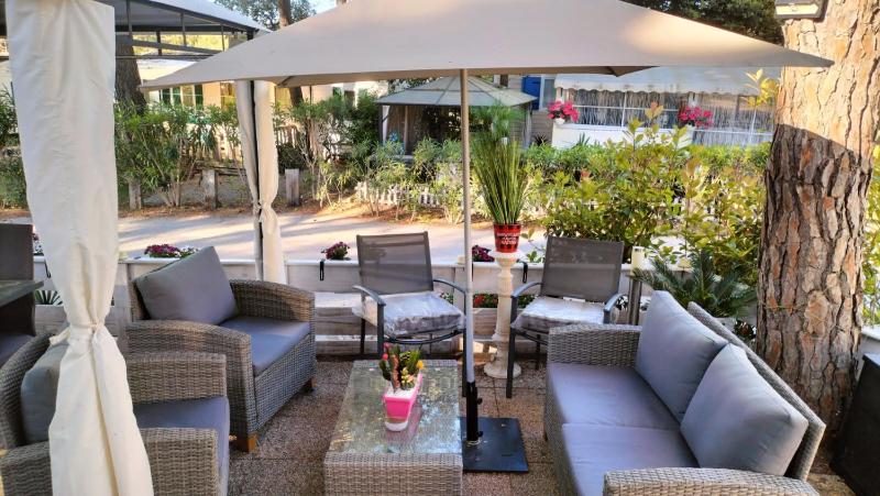 Mobil-home dans Camping L'Oasis 5 étoiles à Puget-sur-Argens