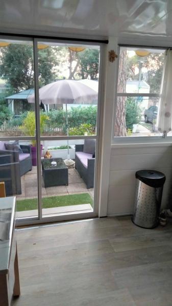 Mobil-home dans Camping L'Oasis 5 étoiles à Puget-sur-Argens