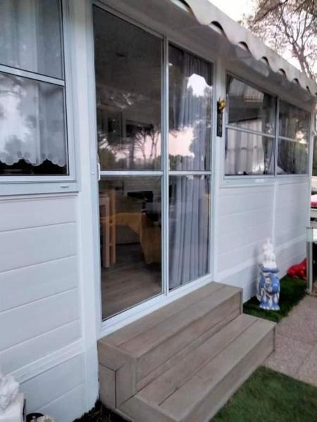 Mobil-home dans Camping L'Oasis 5 étoiles à Puget-sur-Argens