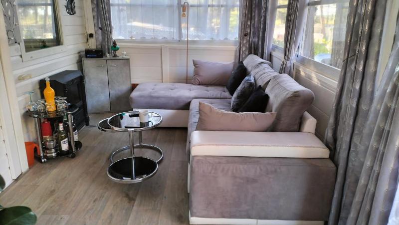 Mobil-home dans Camping L'Oasis 5 étoiles à Puget-sur-Argens