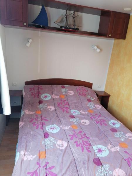 Mobil-home dans camping municipal