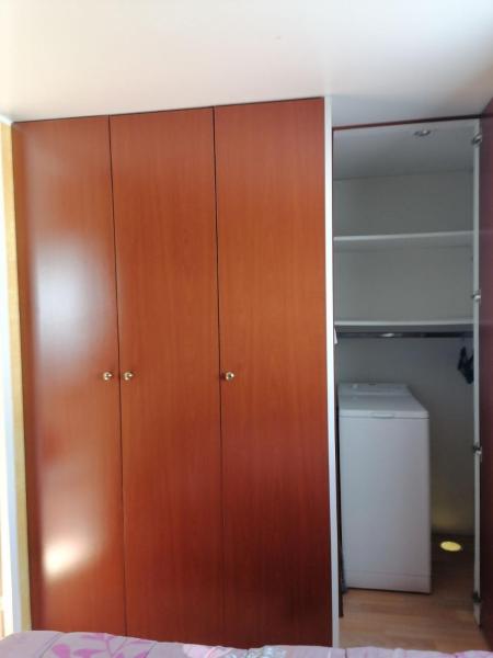 Mobil-home dans camping municipal