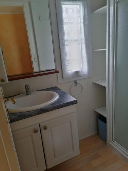 Mobil-home dans camping municipal