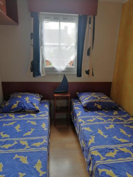 Mobil-home dans camping municipal